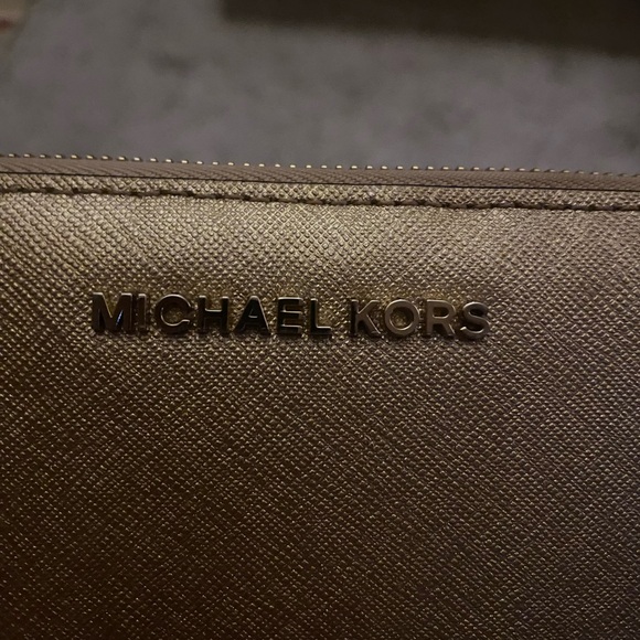 MK wristlet - Picture 6 of 6